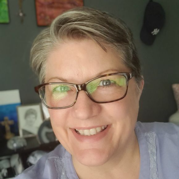 Meet your Posher, Tracy - Picture 1 of 1